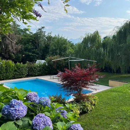 Salici, Pool & Garden Willa Colico