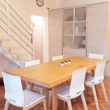 Salici, Pool & Garden וילה